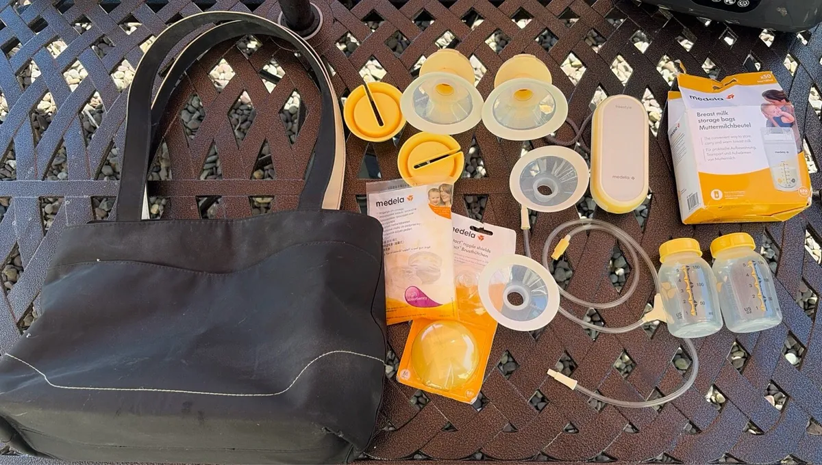 Medela Freestyle Flex Double Breast Pump - Image 1