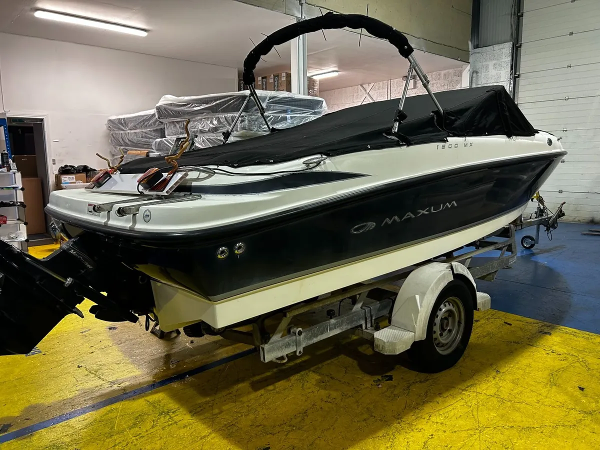 Maxum 1800 Speed Boat - Image 4