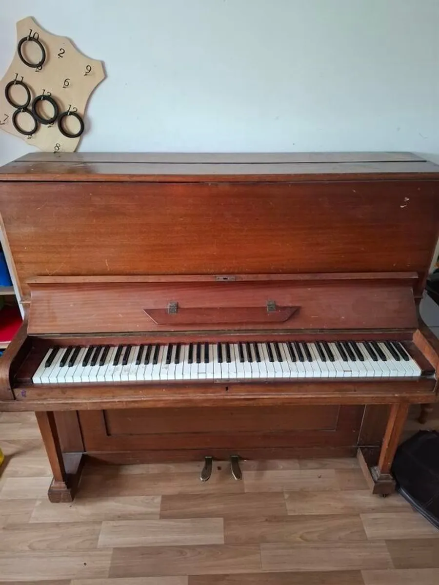 piano - Image 1