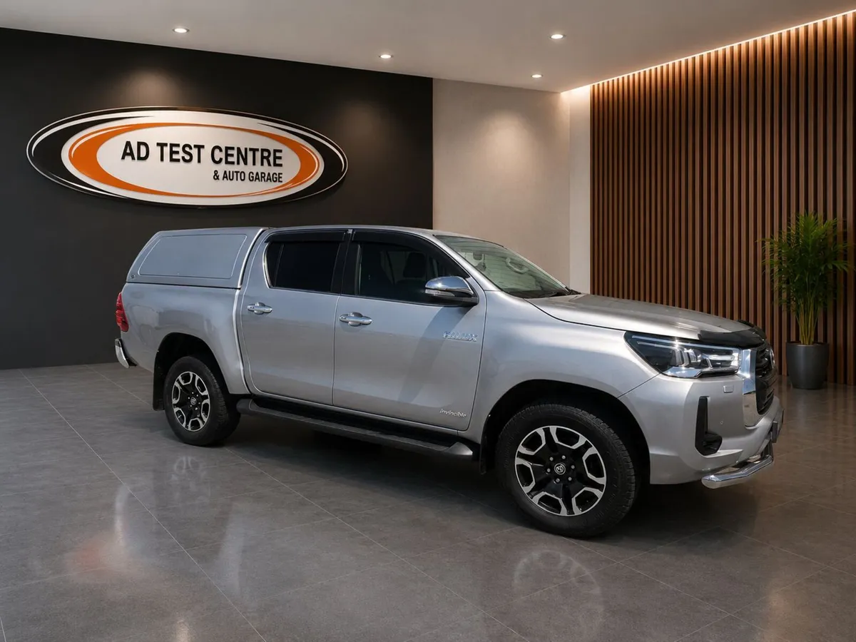 Toyota Hilux Invincible 2023 - Image 1