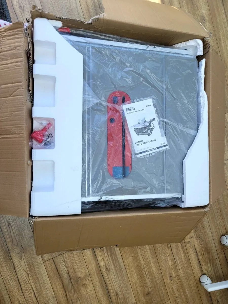 table saw - brand new - Image 1