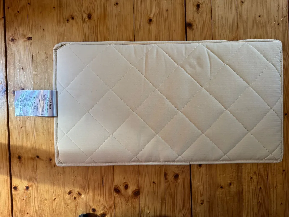 The Little Green Sheep Snuzpod Natural Mattress - Image 2