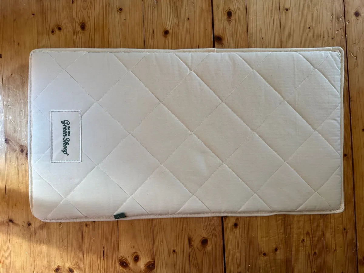 The Little Green Sheep Snuzpod Natural Mattress - Image 1