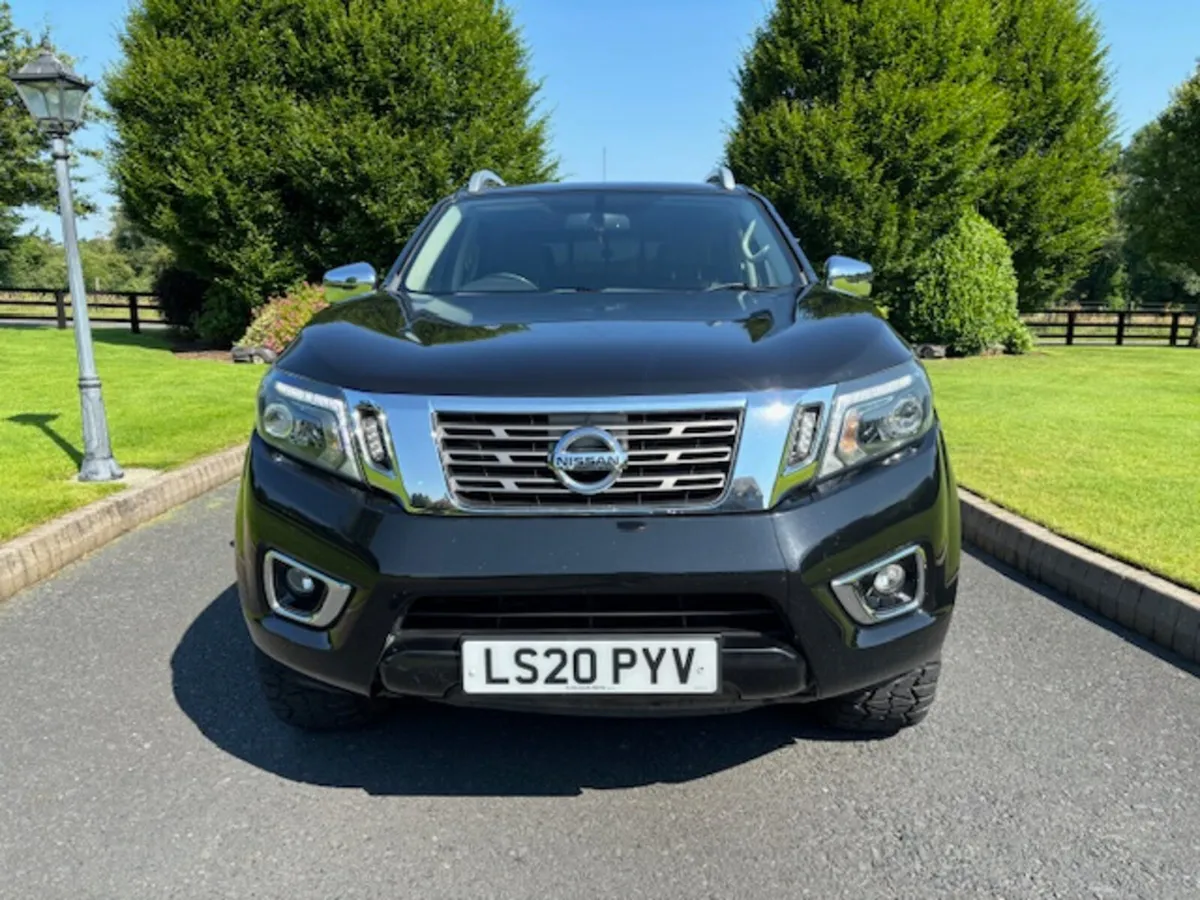 Nissan Navara 2.3 dCi Tekna Auto 4WD Euro 6 4dr - Image 2