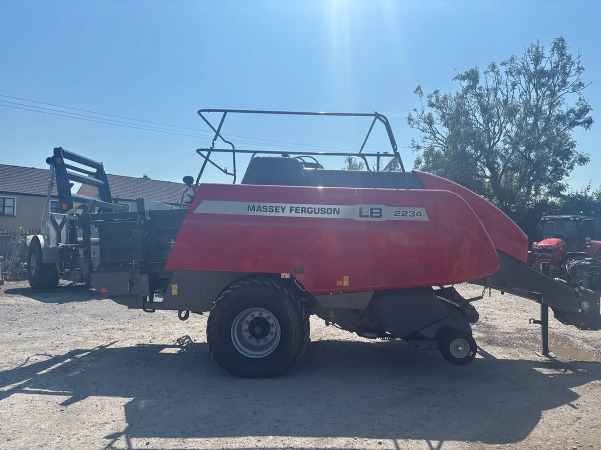 Massey Ferguson LB 2234 Square Baler - Image 3