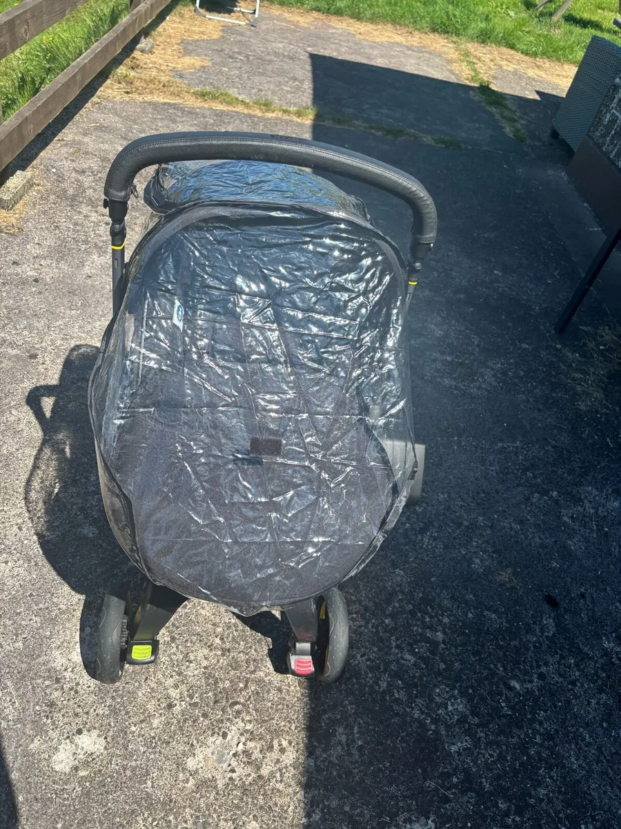 Doona i & isofix base - Image 3
