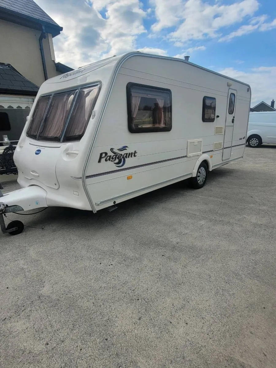 4/5 bert Bailey paegent caravan - Image 1