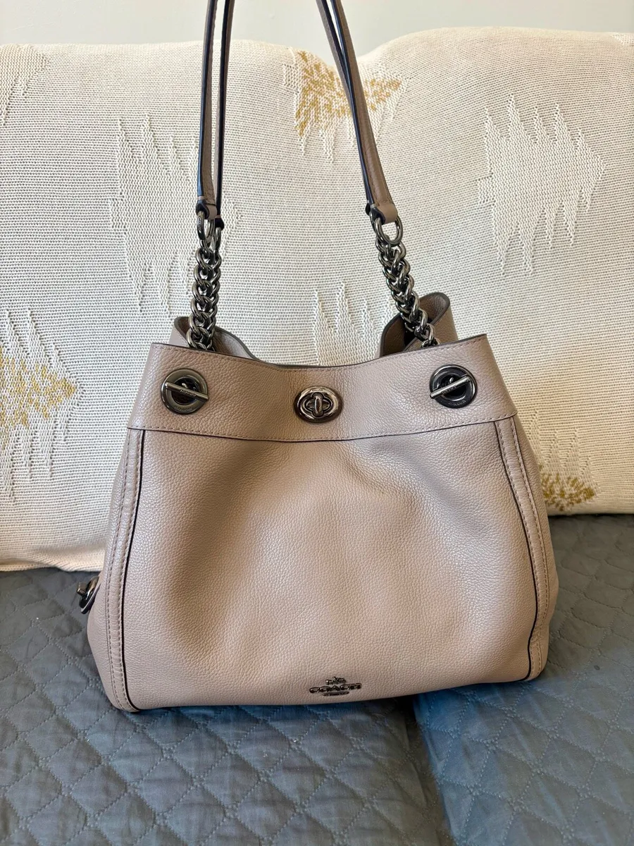 Coach Turnlock Edie 31 Pebbled Leather Bag - Image 1