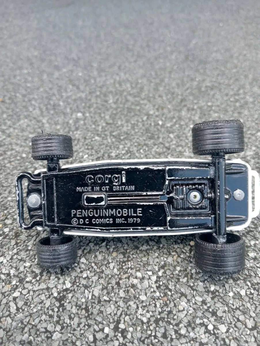 Corgi penguin Mobil - Image 3