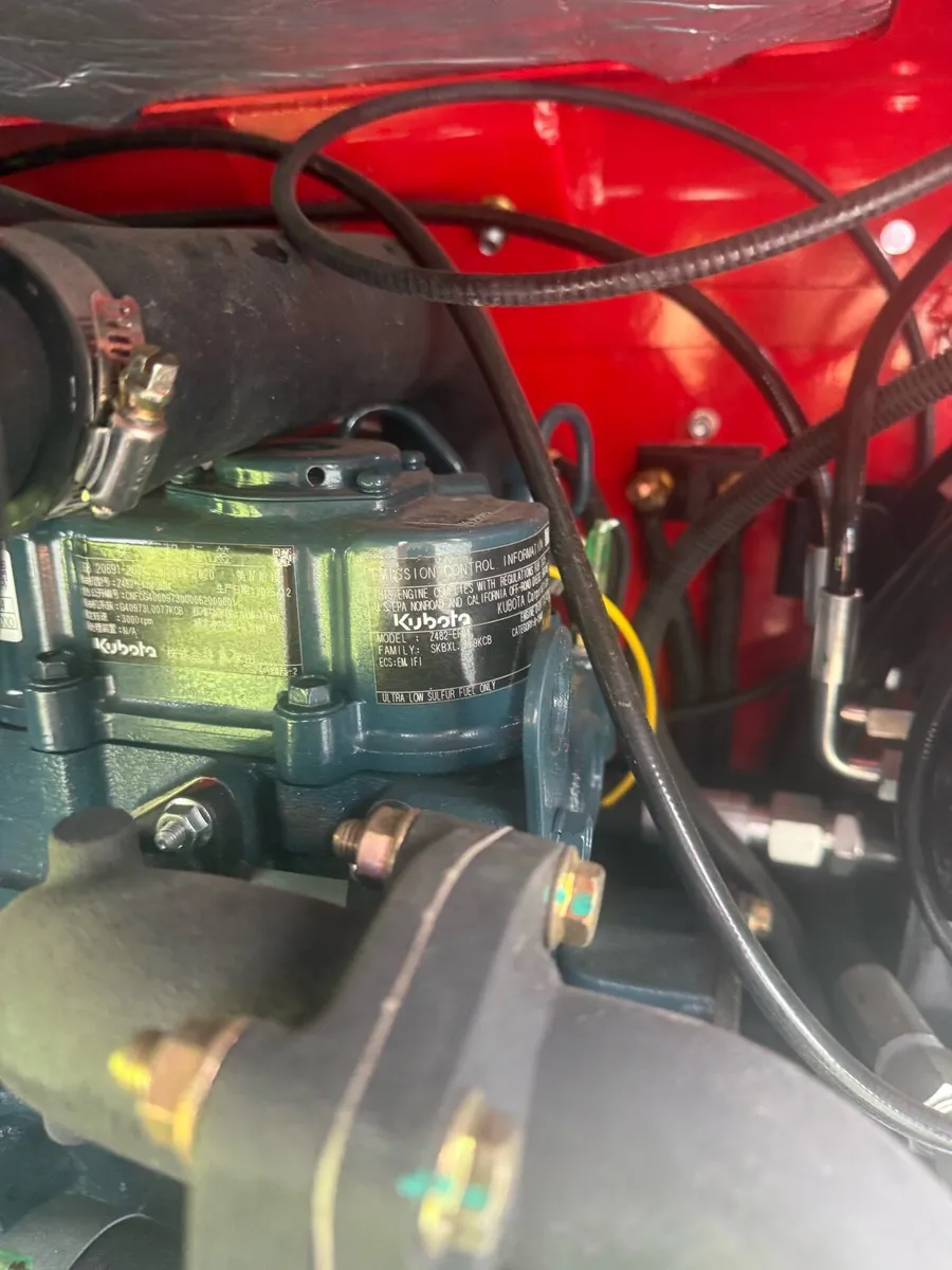 1.3t digger KUBOTA DIESEL Engine - Image 4