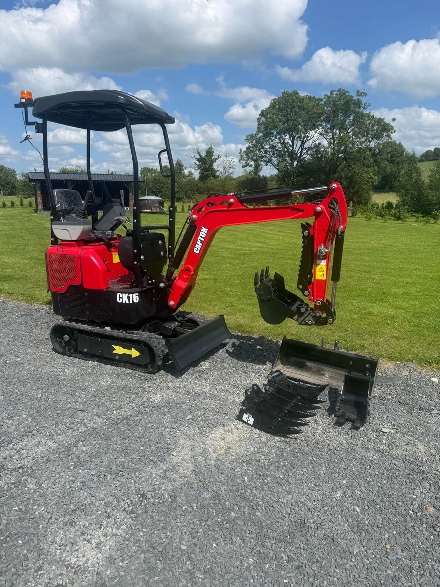 1.3t digger KUBOTA DIESEL Engine - Image 1