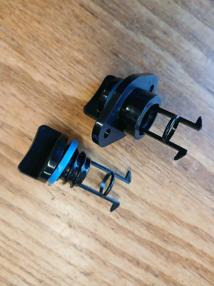 Water drain plugs / Bungs for boat - Image 1