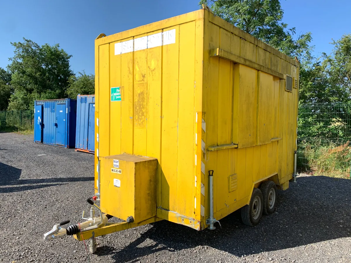 5 x UNRESERVED TWIN AXLE WELFARE UNIT FOR AUCTION - Image 3
