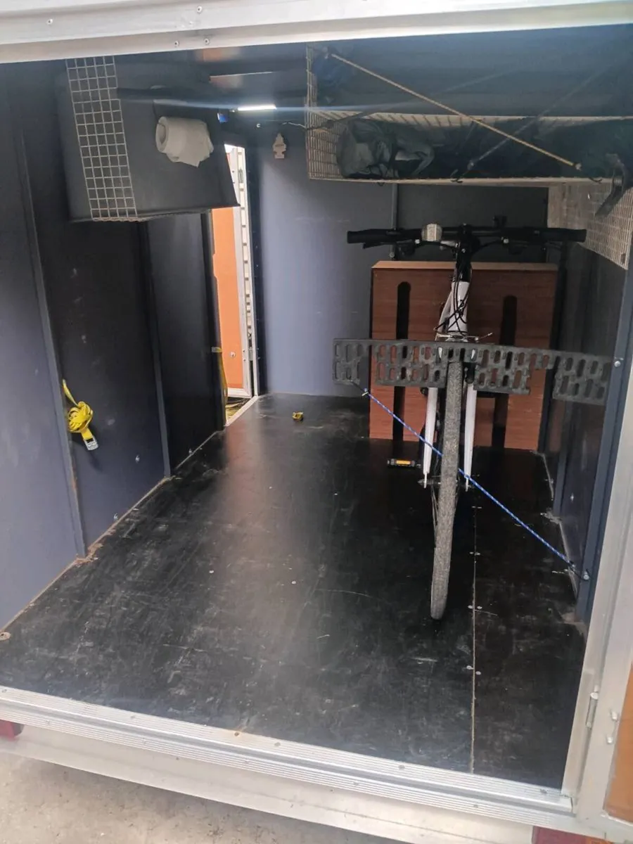 Camping  trailer - Image 1