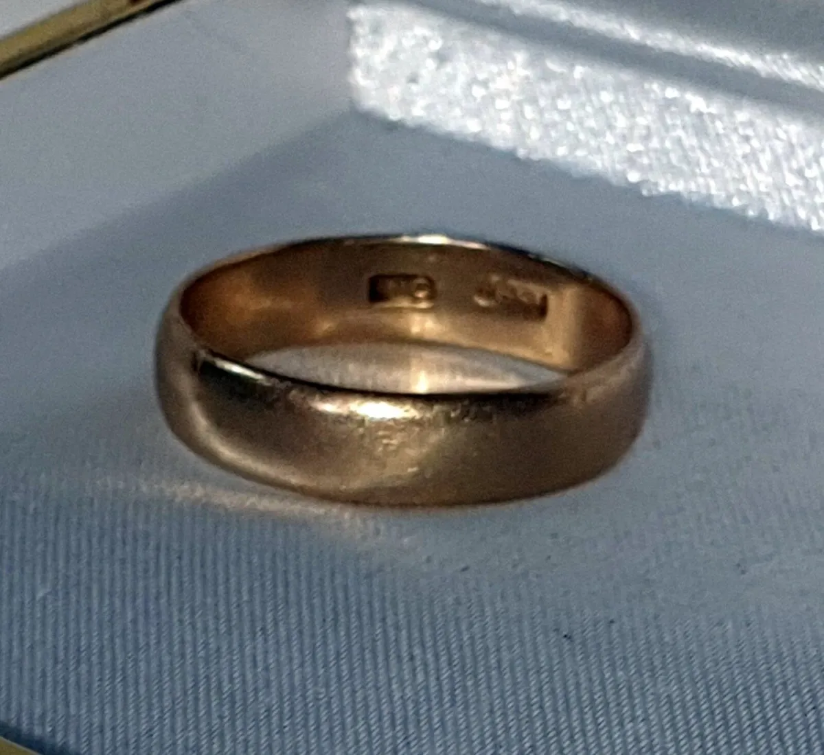 Vintage 18ct Gold Wedding Band / Ring - Image 4