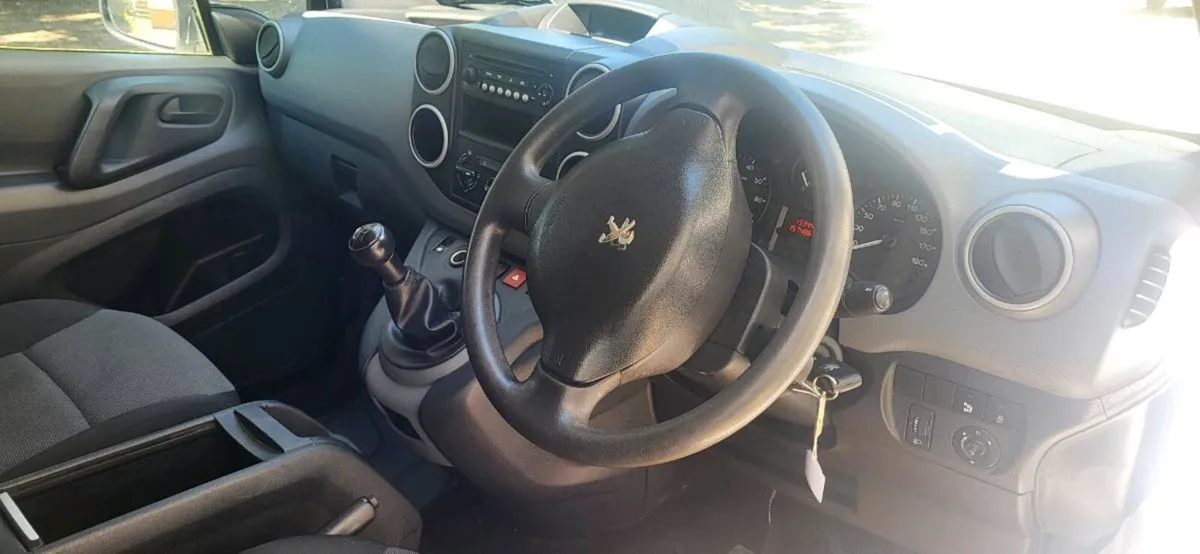 Peugeot Partner Van - Image 4