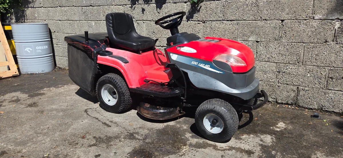 Castelgarden XDC140 Ride on Mower 13hp 33" - Image 1