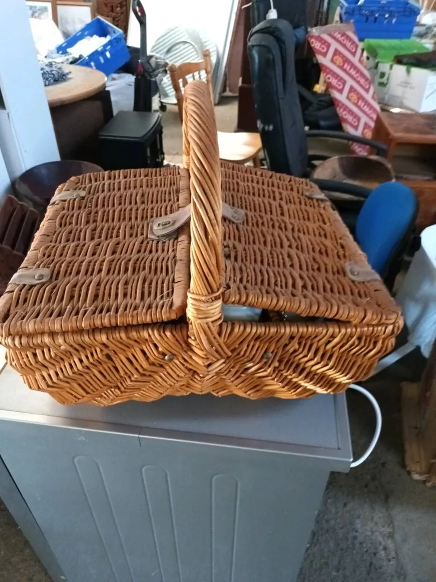 Picnic Basket - Image 2