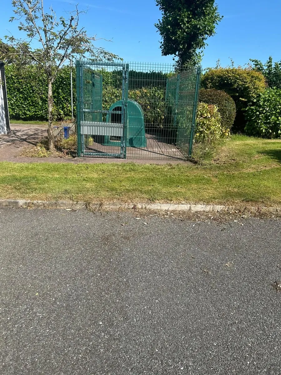 Dog kennel - Image 1