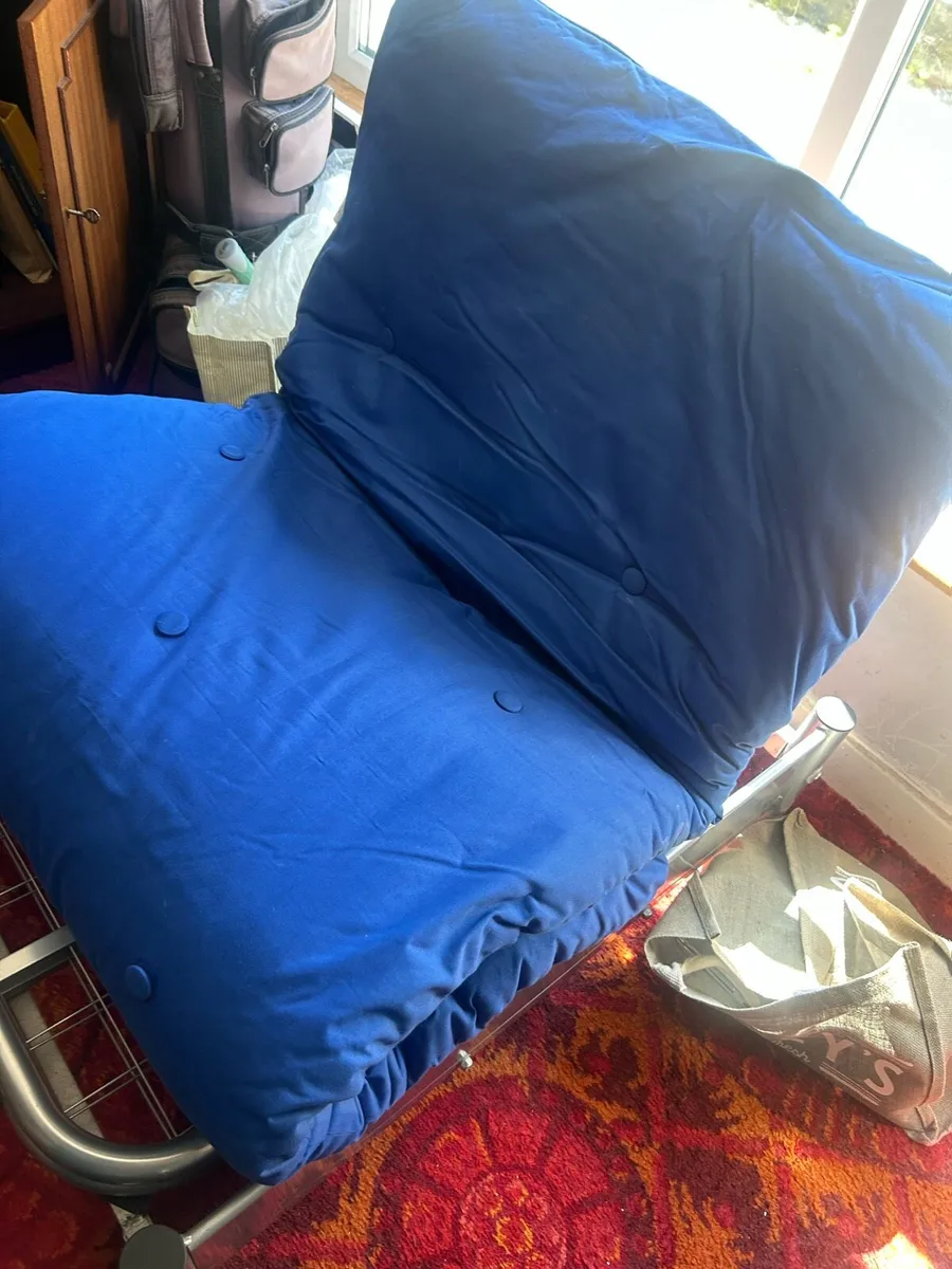 Futon bed - Image 1