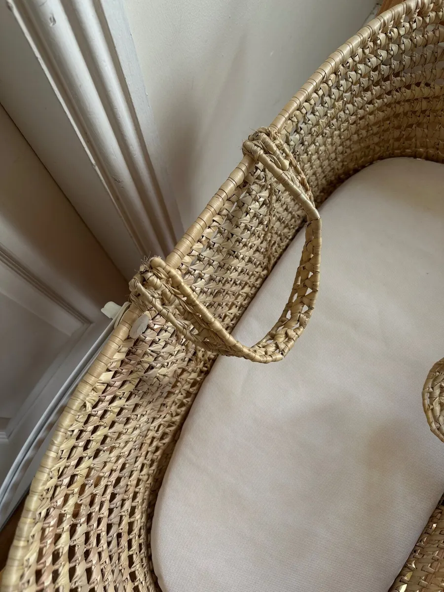 Mamas & Papas Moses Basket - Image 3