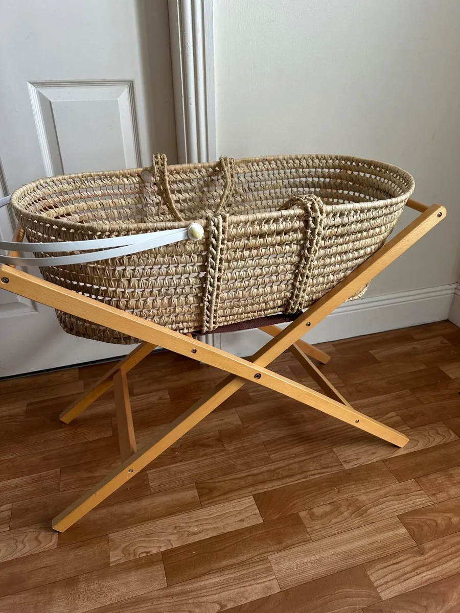 Mamas & Papas Moses Basket - Image 4