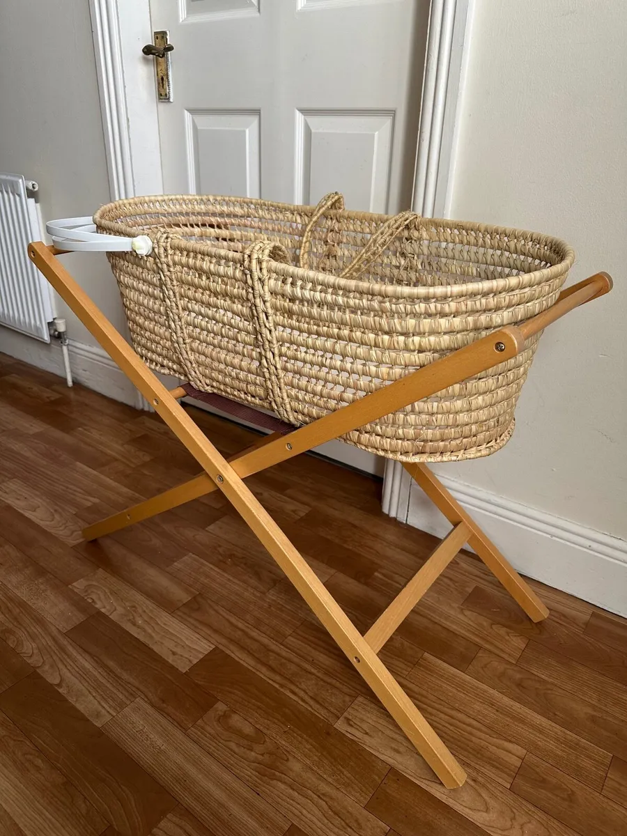Mamas & Papas Moses Basket - Image 1