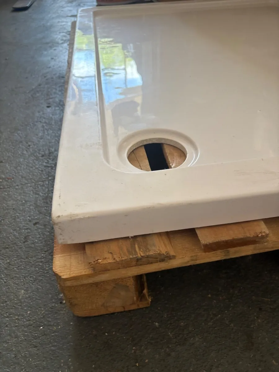 Shower Tray 120 x 90 Brand New - Image 4