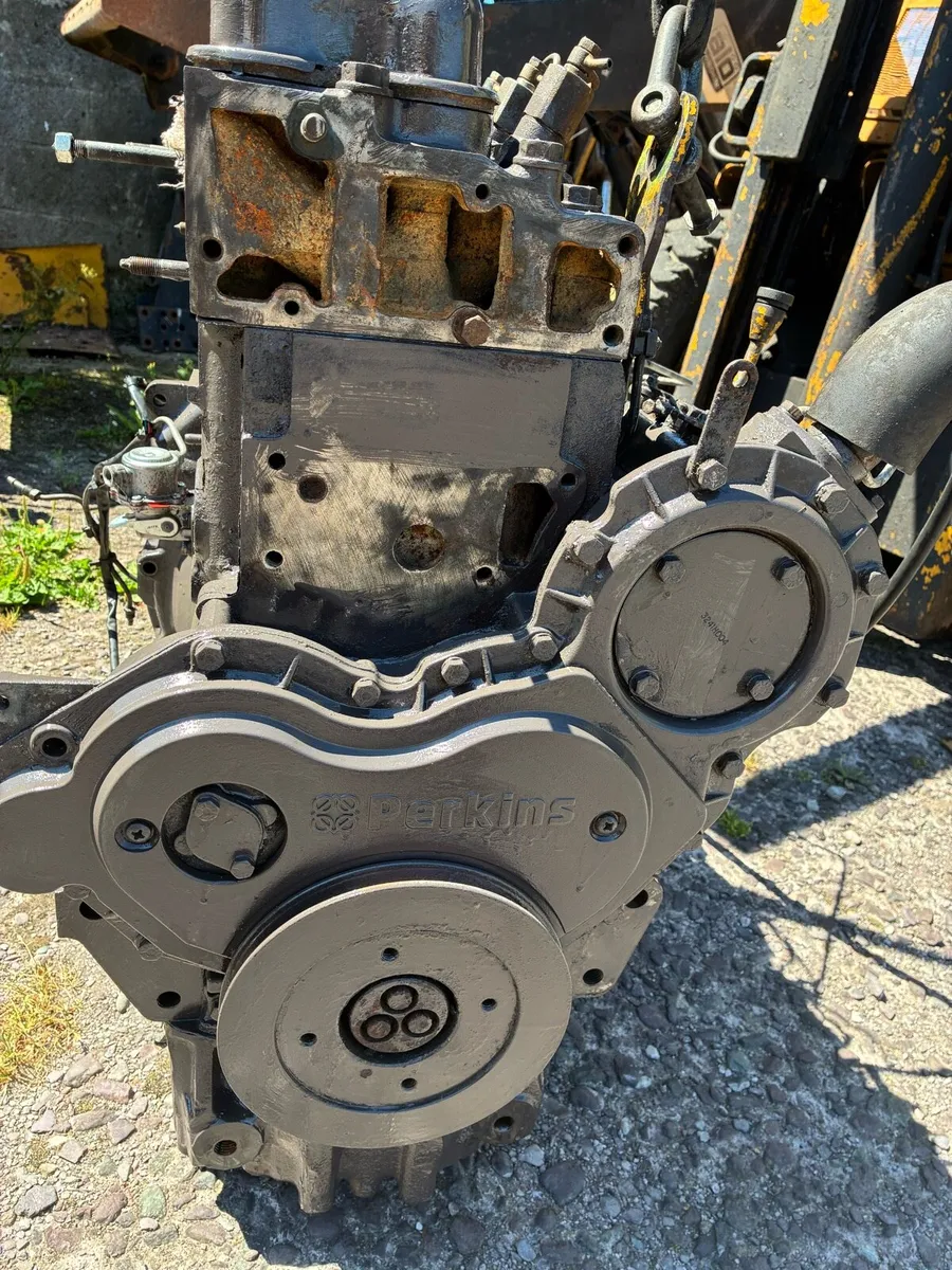 Perkins Engine for Massey Ferguson Tractor - Image 3