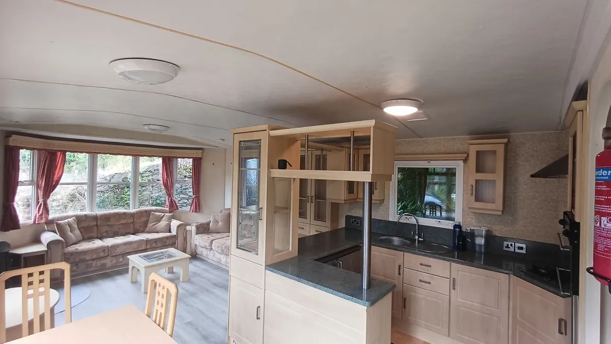 Atlas Debonair Super, 2Bed, 37 x 12 - Image 2