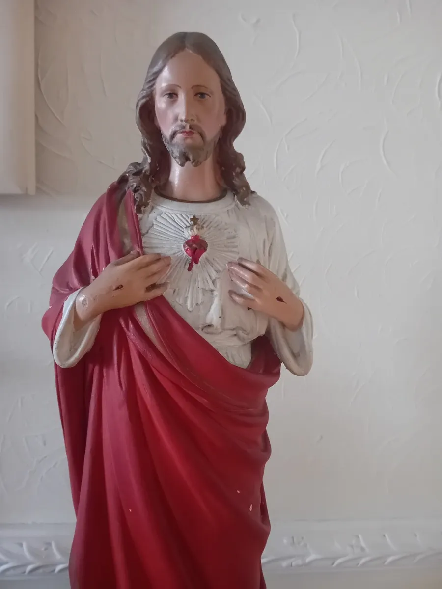 Sacred Heart of Jesus Statue - Image 1