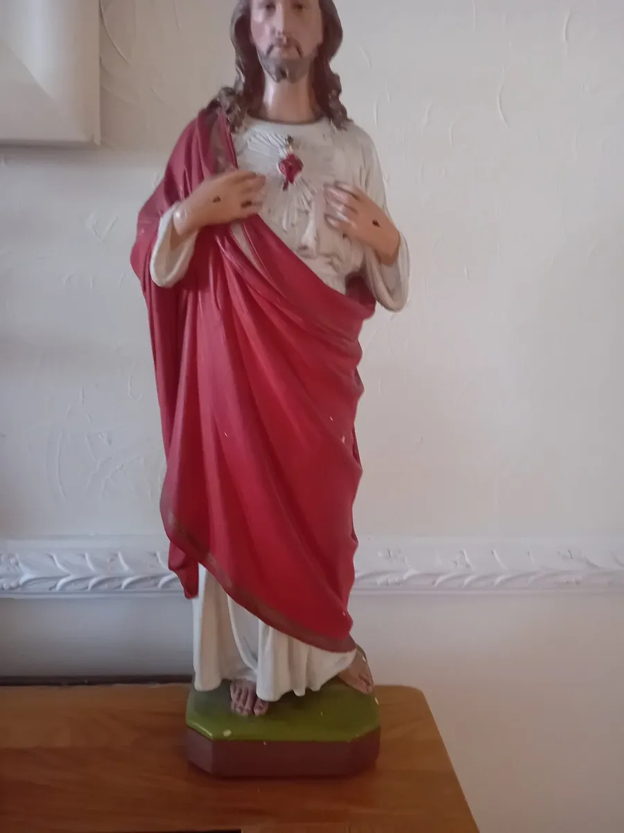 Sacred Heart of Jesus Statue - Image 2