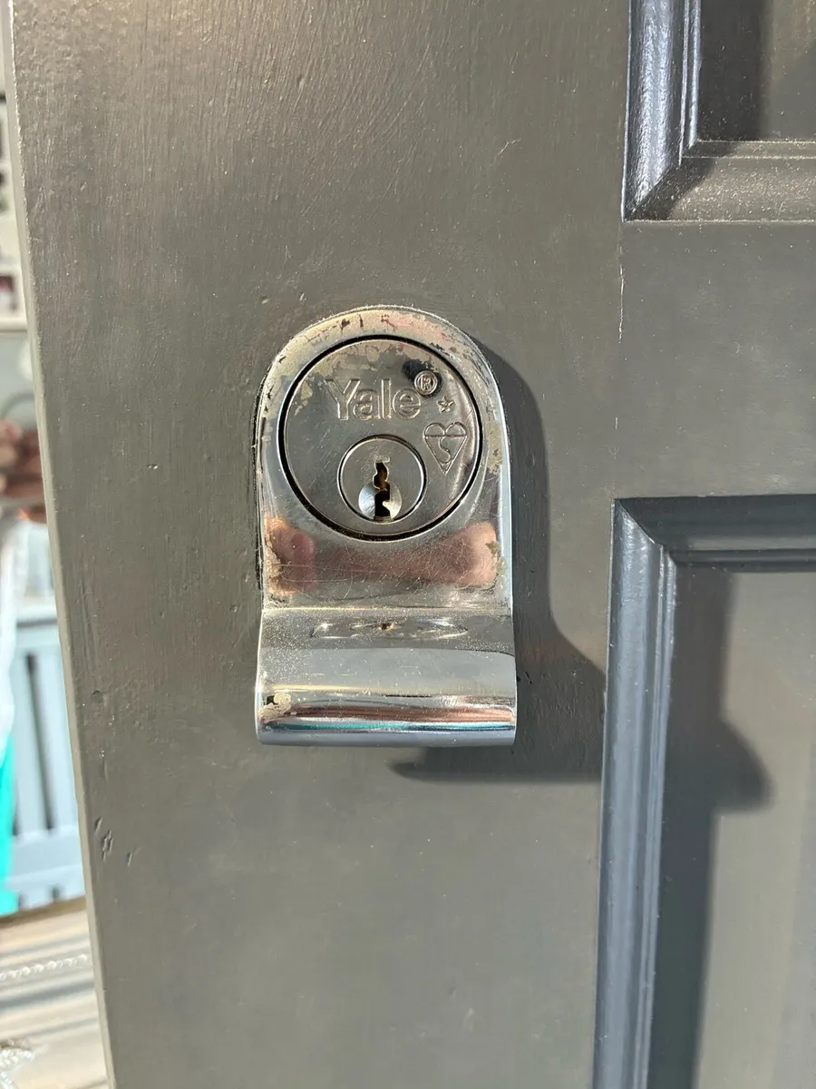 Door - Image 3
