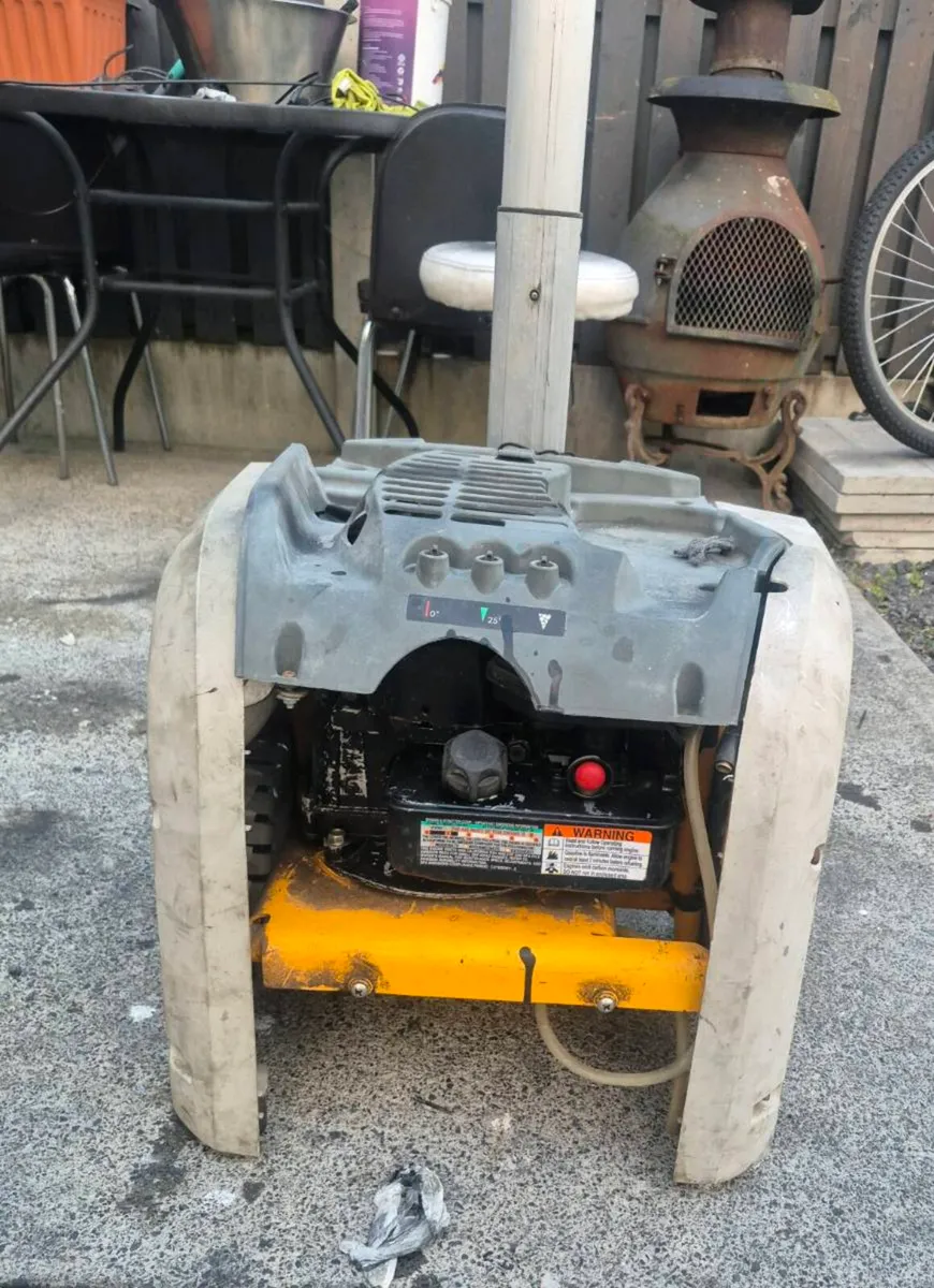 PETROL POWER WASHER NOT TESTED JUST GOT IT IN TODA - Image 3