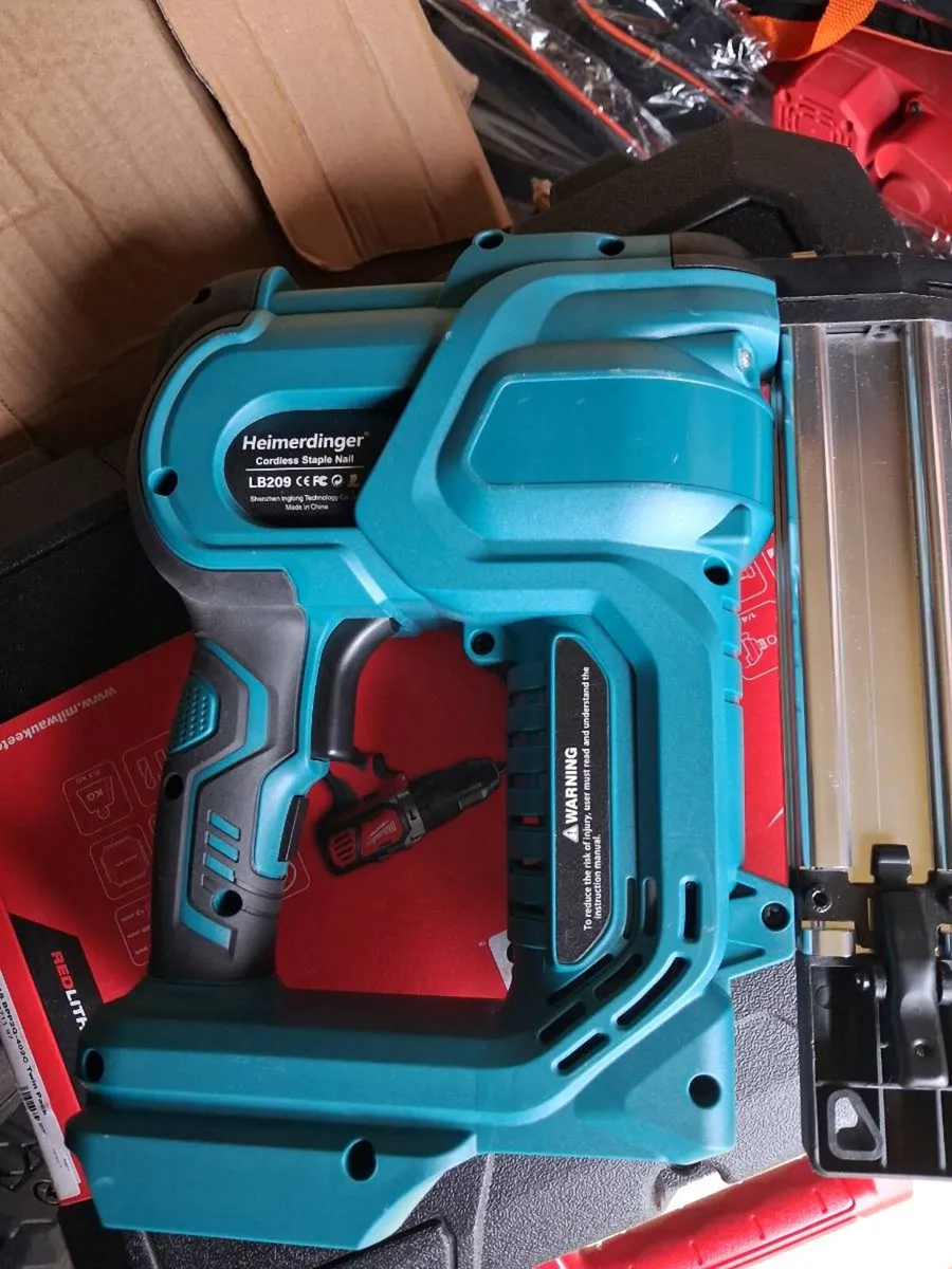 CORDLESS NAILER