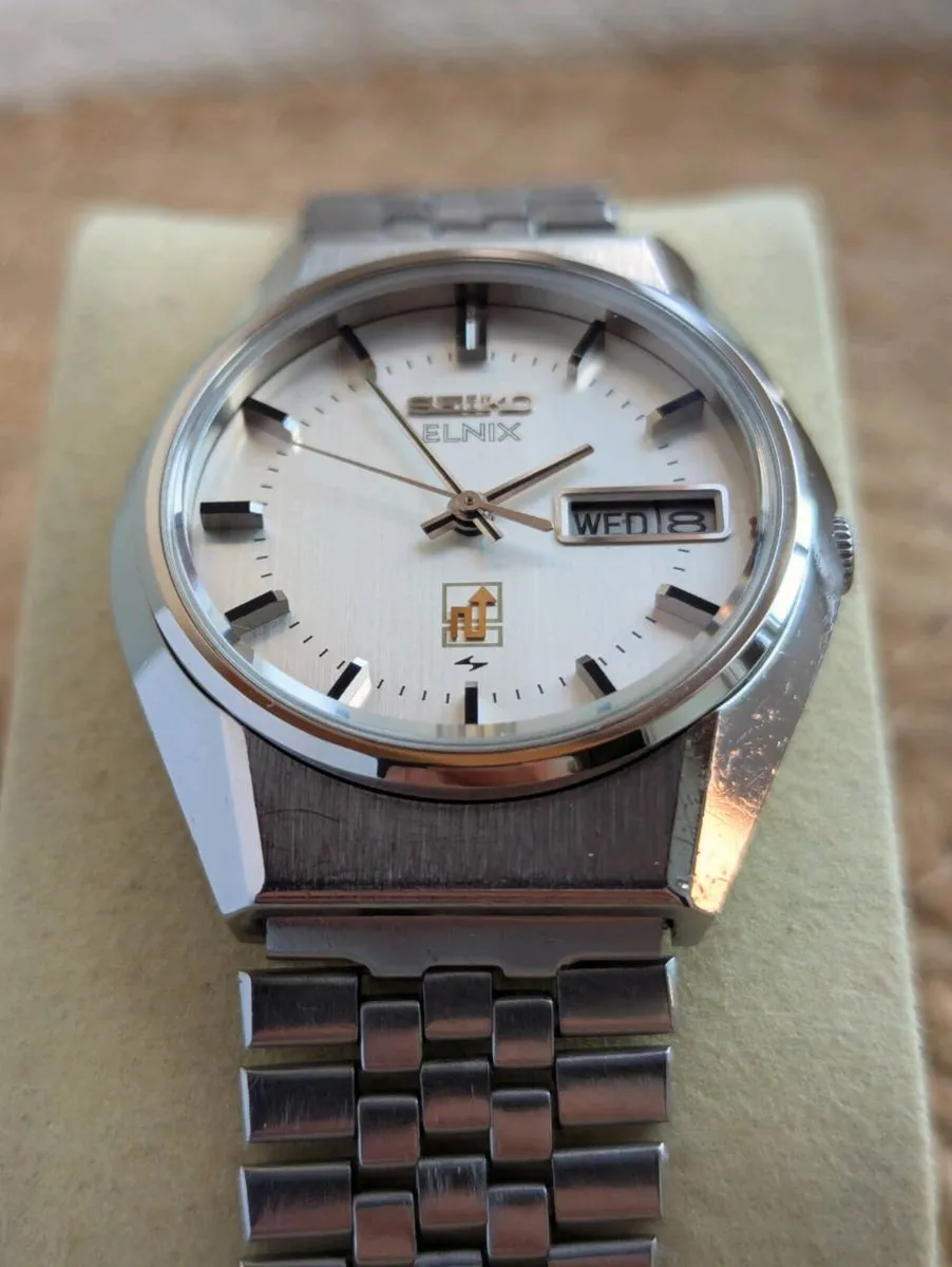 Seiko Elnix 0703-7110 Vintage JDM Watch from 1975 - Image 2