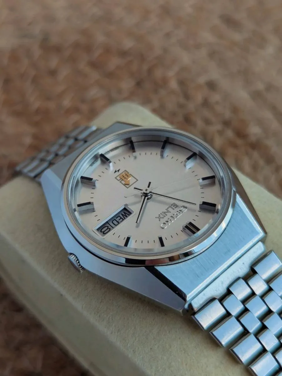 Seiko Elnix 0703-7110 Vintage JDM Watch from 1975 - Image 3
