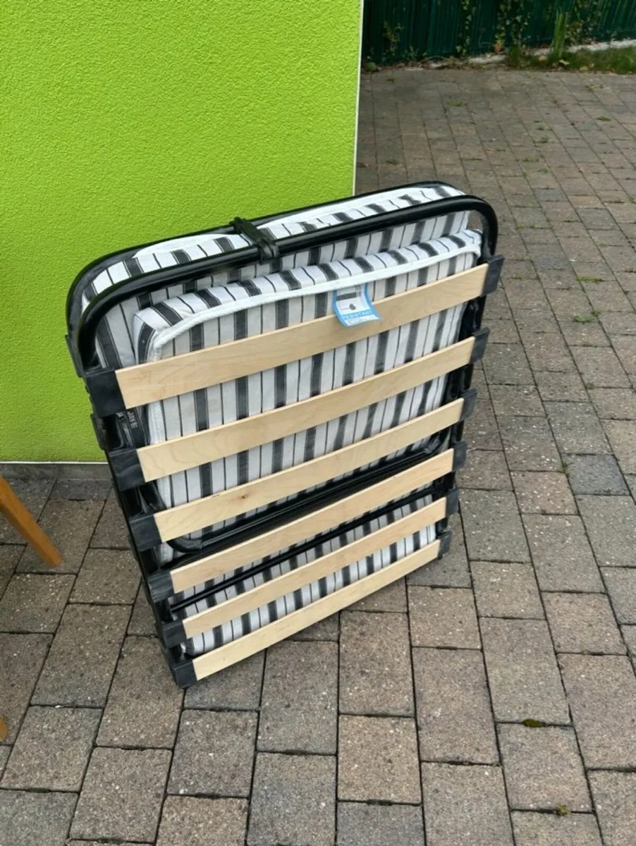 Fold up single bed - Image 1