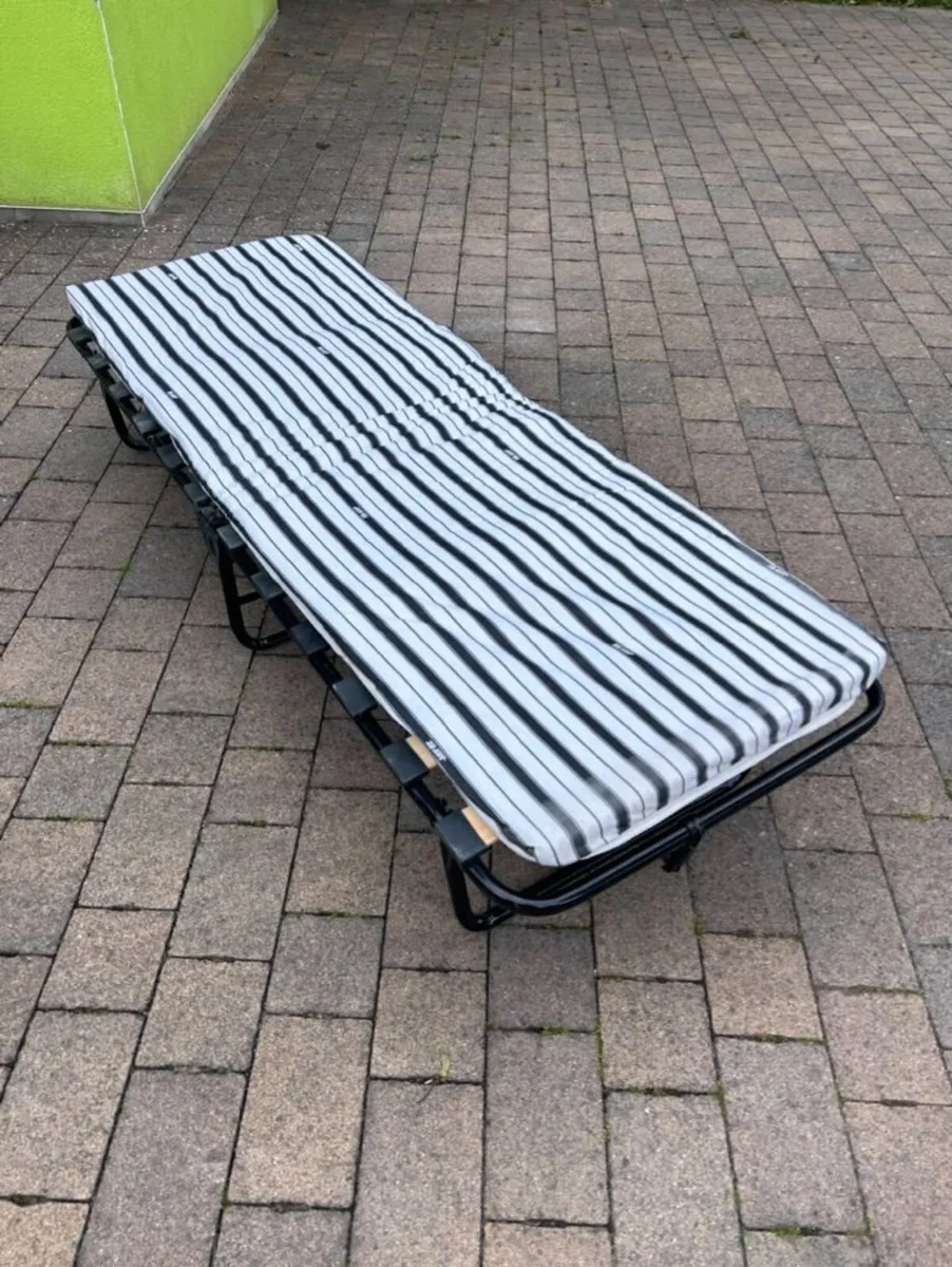 Fold up single bed - Image 2