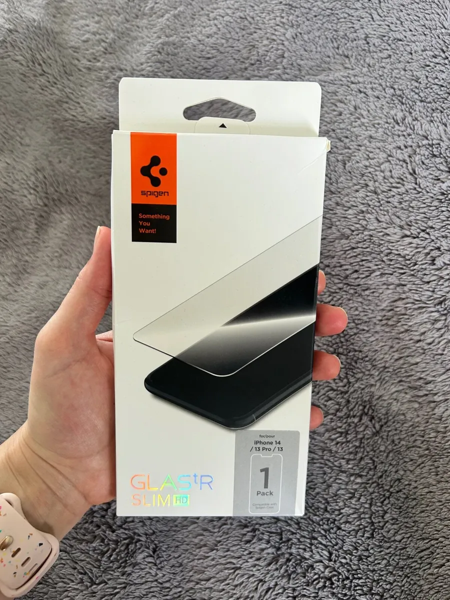Spigen Slim HD screen protector for iPhone 14 / 13 - Image 1
