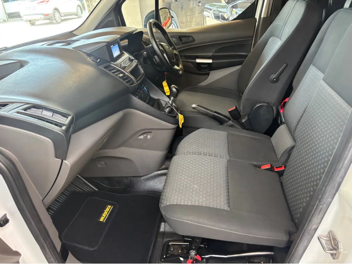 Ford Transit Connect 1.5 lwb 3 seater 6 speed - Image 2