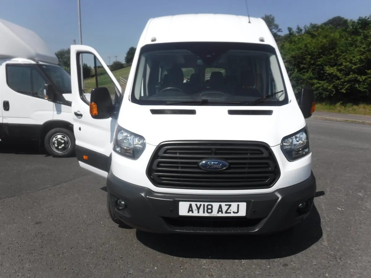 Ford Transit 2018 17 seater minibus rear camera . - Image 3