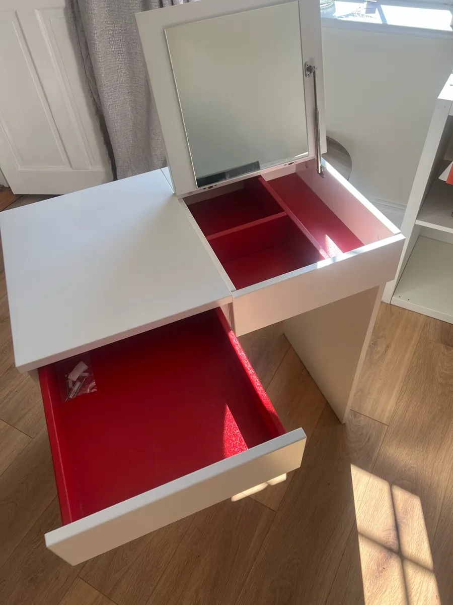 Makeup Table - Image 2