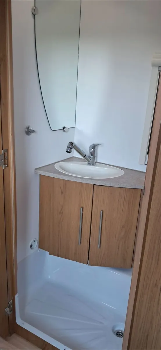 Caravan - Image 3