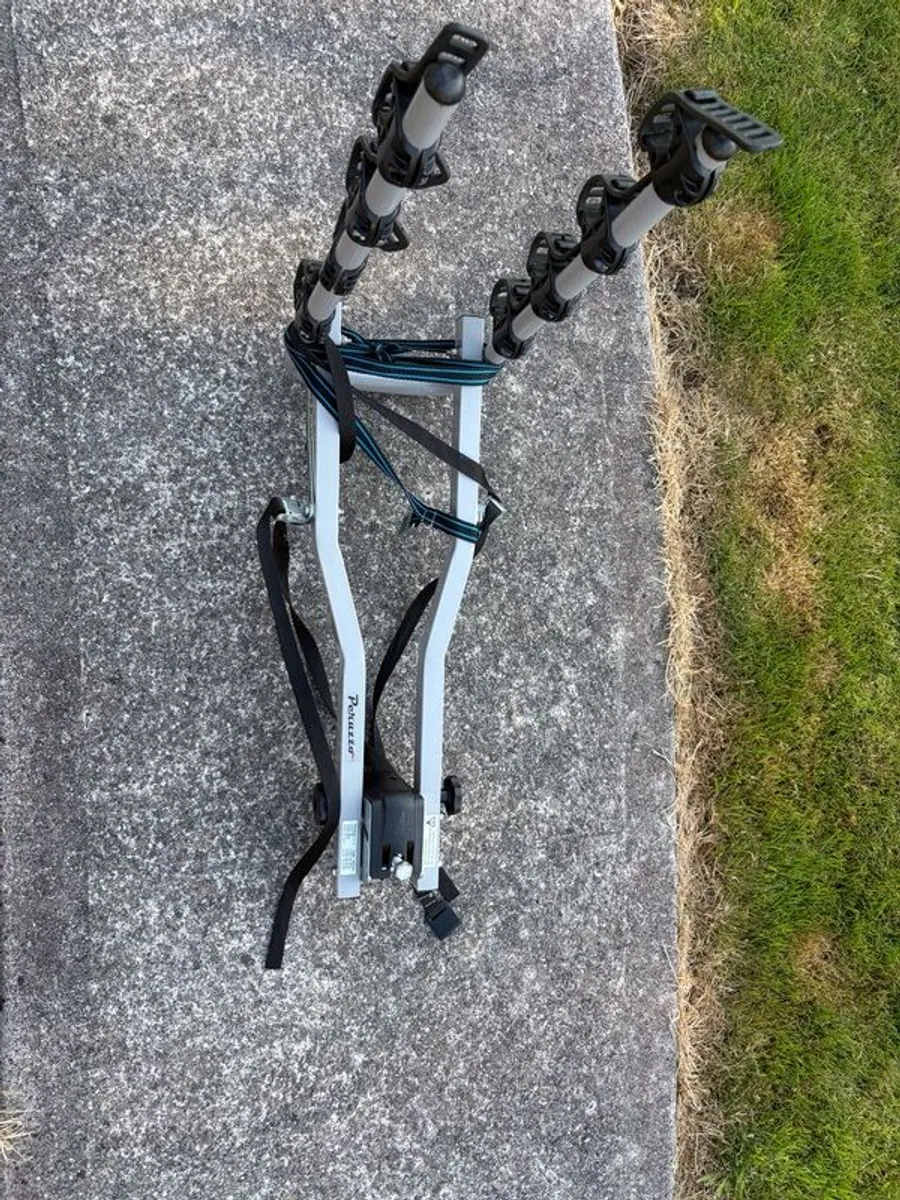 Peruzzo 4 bike rack for car hitch - Image 1