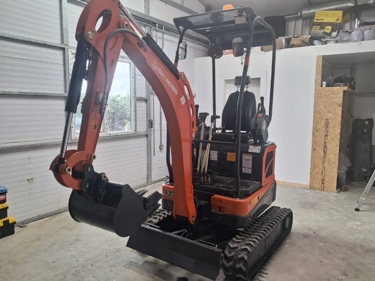 Mini Digger 1.5 Tonne Yanmar 3 Cylinder - Image 2