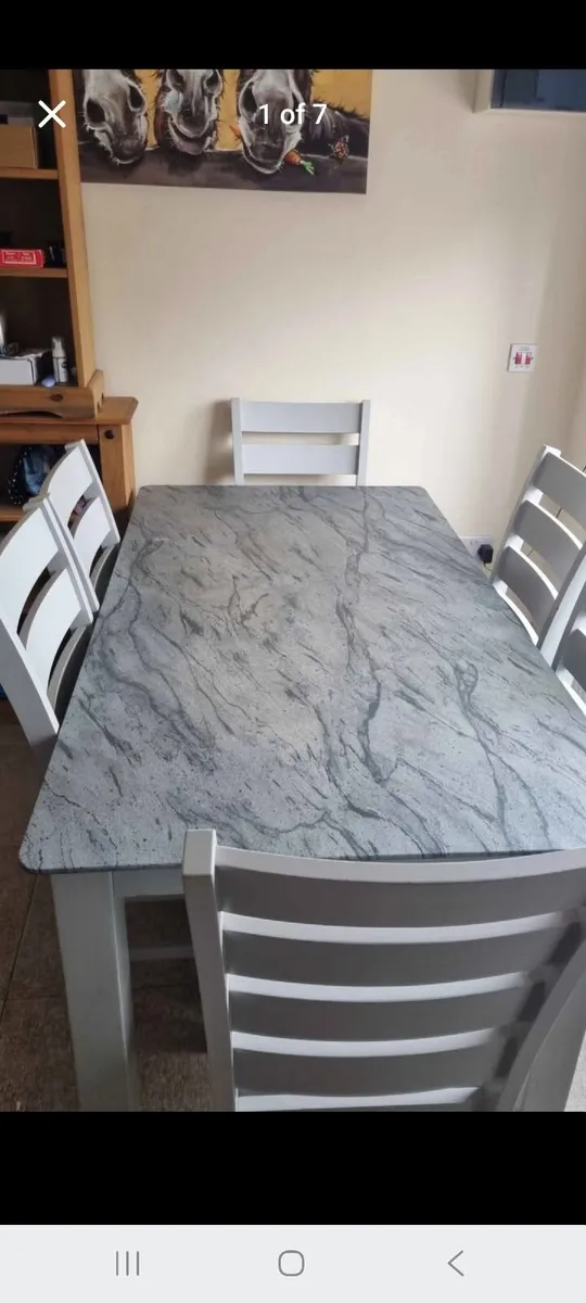 Table and 6 chairs - Image 1