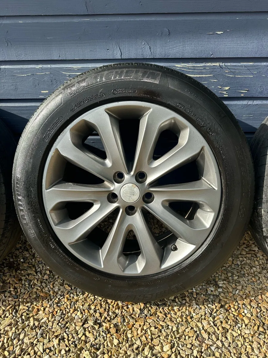 20” Range Rover L405 Style 5002 Alloy Wheels - Image 4