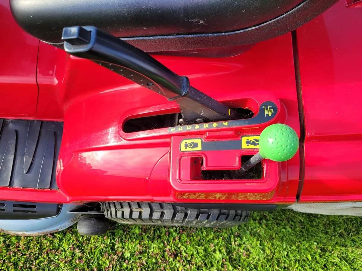 Honda lawnmower HF 2417 - Image 2