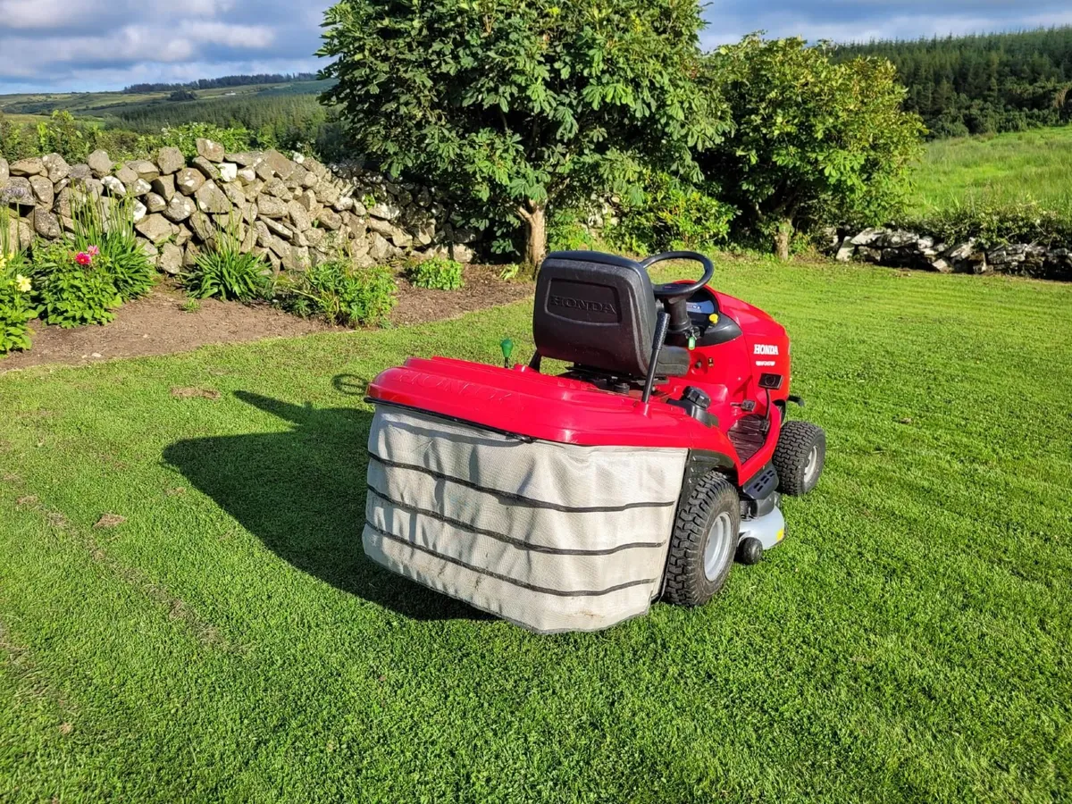 Honda lawnmower HF 2417 - Image 3